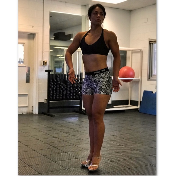 Jacklyn —> book mark my closet 🙂 - Picture 6 of 9